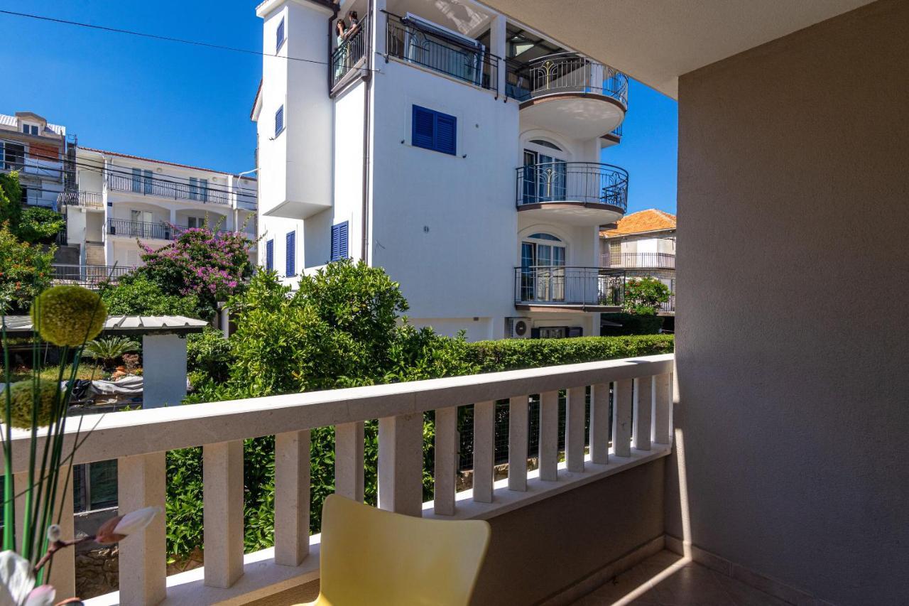 Apartments Janja Τρογκίρ Εξωτερικό φωτογραφία