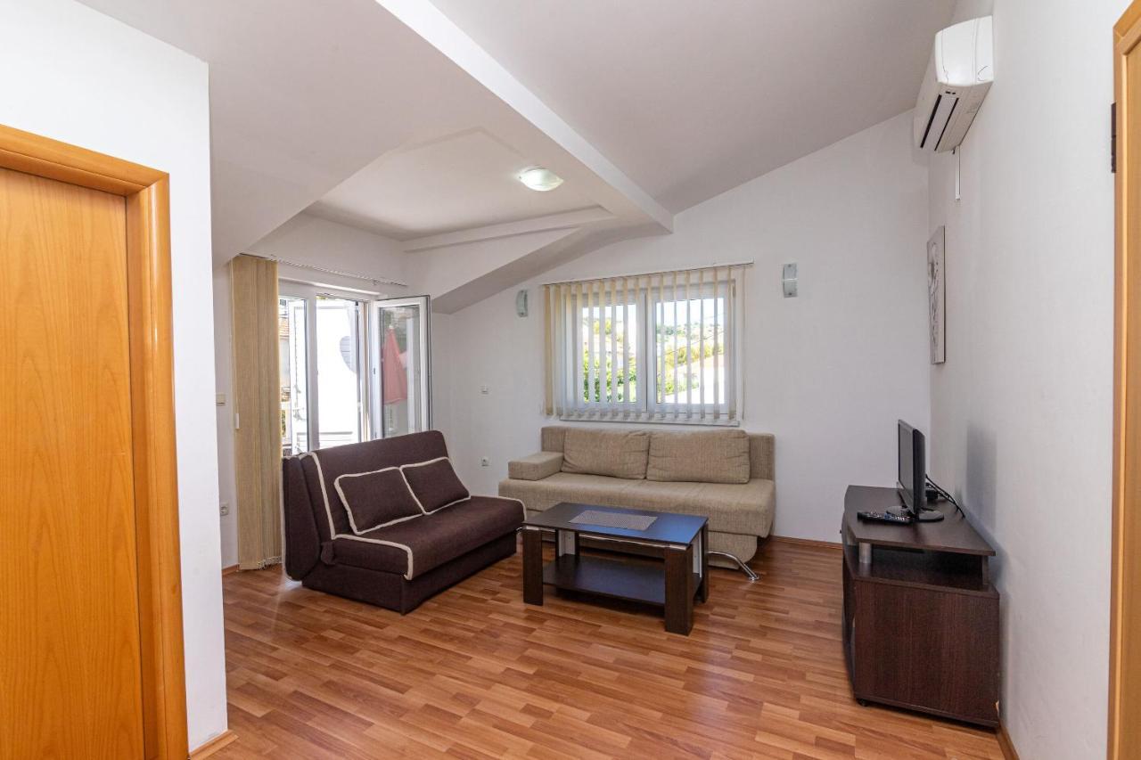 Apartments Janja Τρογκίρ Εξωτερικό φωτογραφία