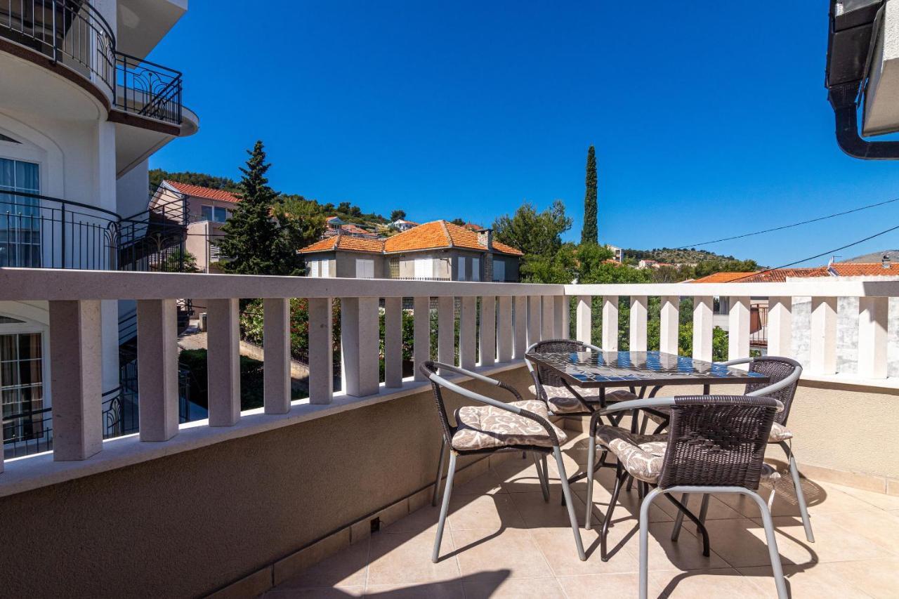Apartments Janja Τρογκίρ Εξωτερικό φωτογραφία