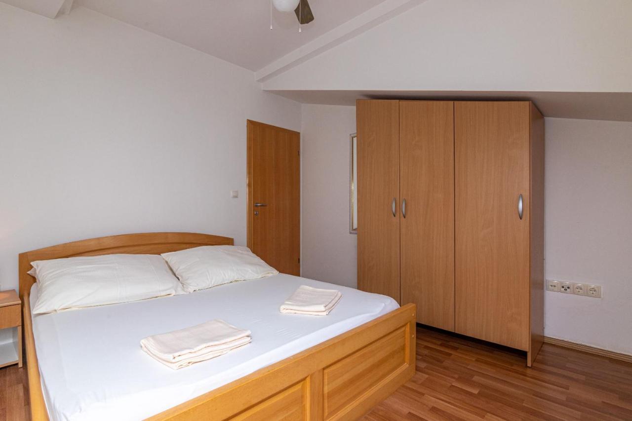 Apartments Janja Τρογκίρ Εξωτερικό φωτογραφία