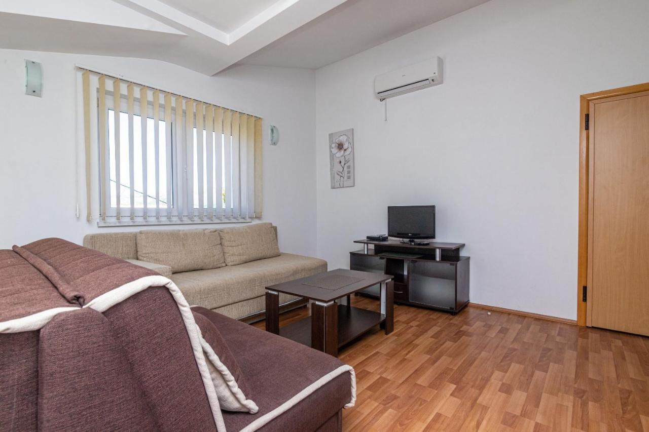 Apartments Janja Τρογκίρ Εξωτερικό φωτογραφία