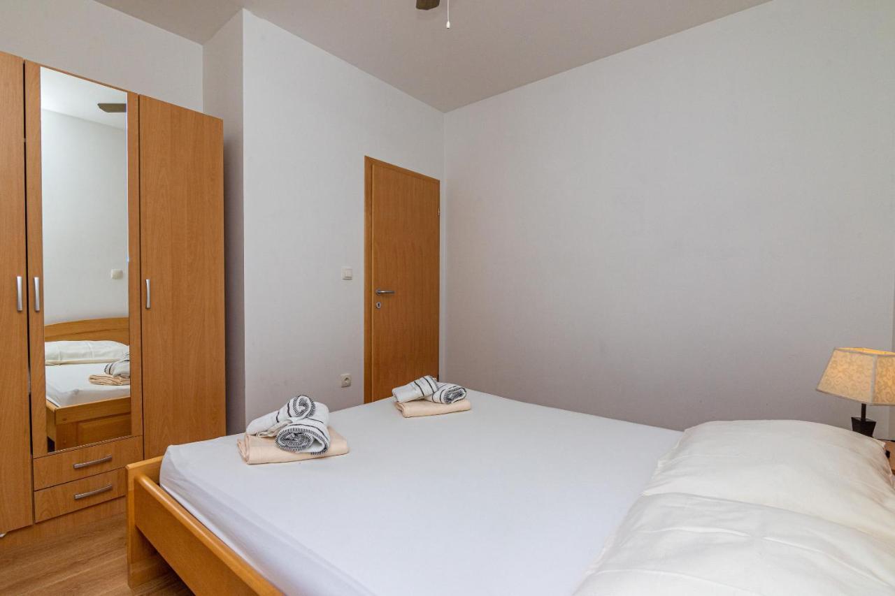 Apartments Janja Τρογκίρ Εξωτερικό φωτογραφία