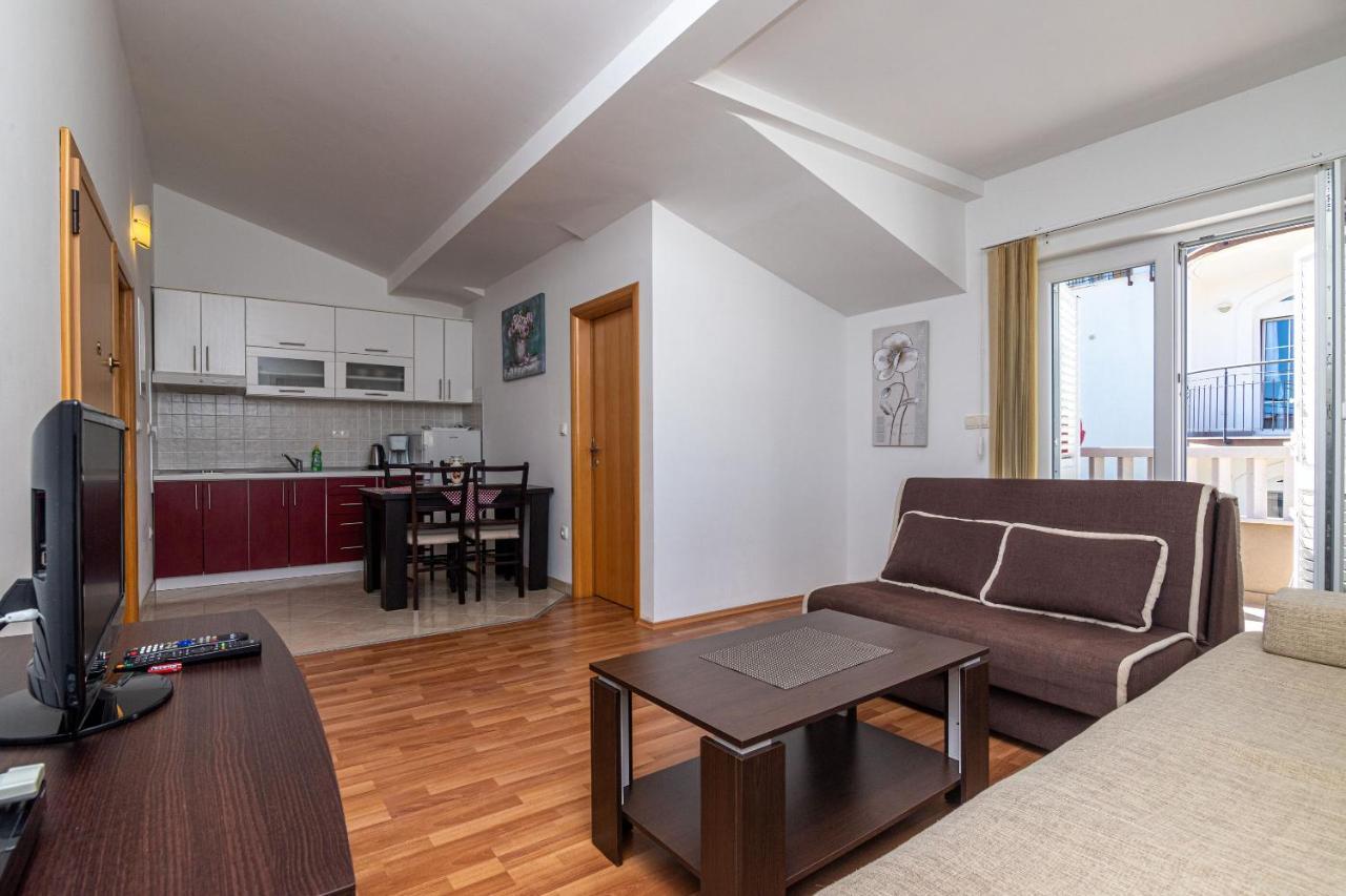 Apartments Janja Τρογκίρ Εξωτερικό φωτογραφία