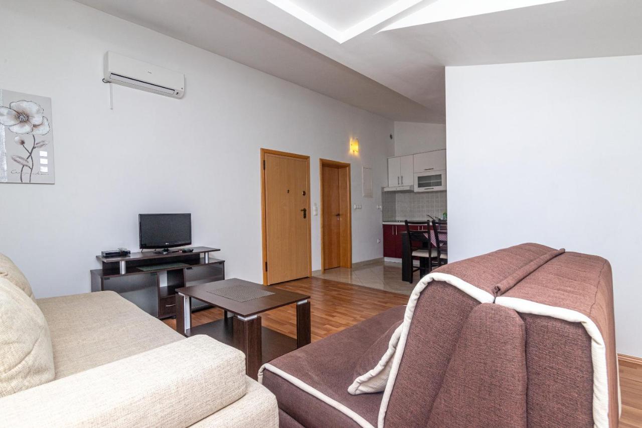 Apartments Janja Τρογκίρ Εξωτερικό φωτογραφία