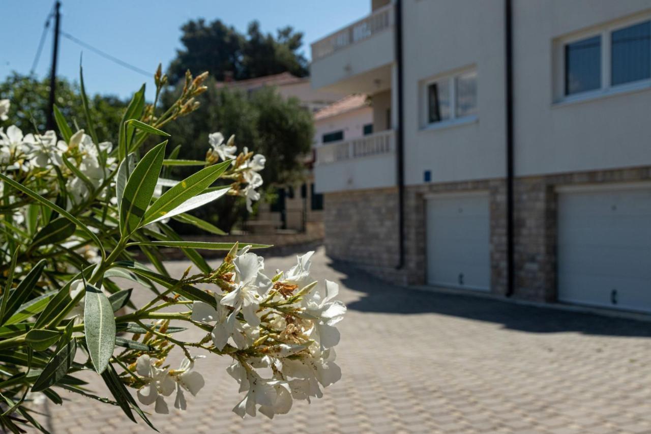 Apartments Janja Τρογκίρ Εξωτερικό φωτογραφία