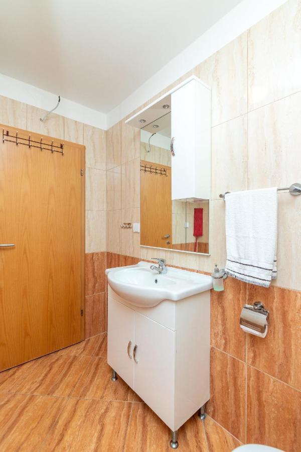 Apartments Janja Τρογκίρ Εξωτερικό φωτογραφία