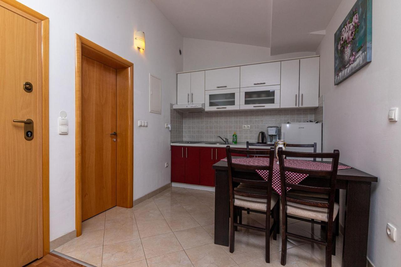 Apartments Janja Τρογκίρ Εξωτερικό φωτογραφία